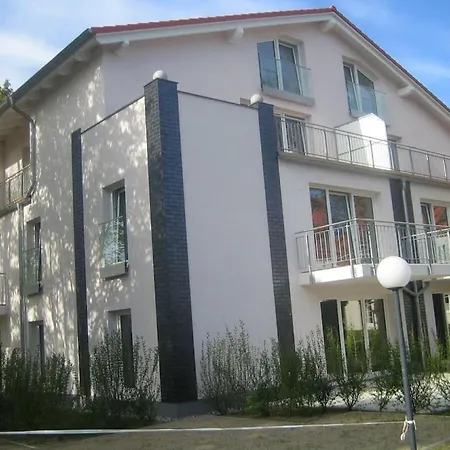 Holiday Apartment With 2 Bedrooms *