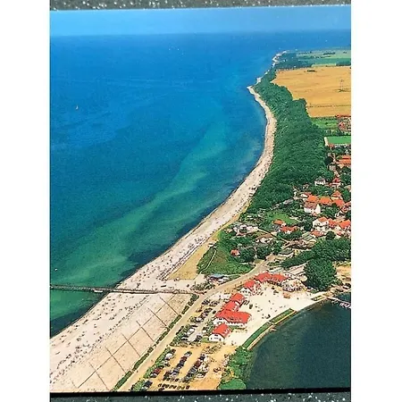 With 2 Bedrooms Hébergement de vacances *